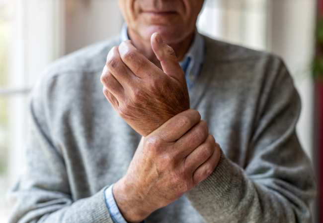 Better education needed on genetic link to osteoporosis